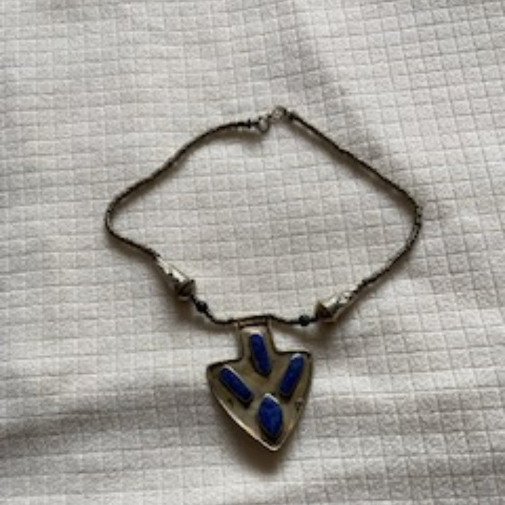 VINTAGE HANDMADE IN AFGHANISTAN  LAPIS STONE AND SILVER NECKLACE
